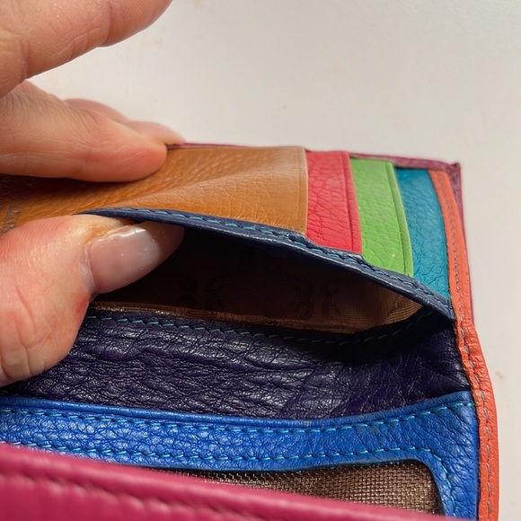 Beautiful Genuine Leather Wallet - snap closure with zip change pocket - Picture 6 of 8